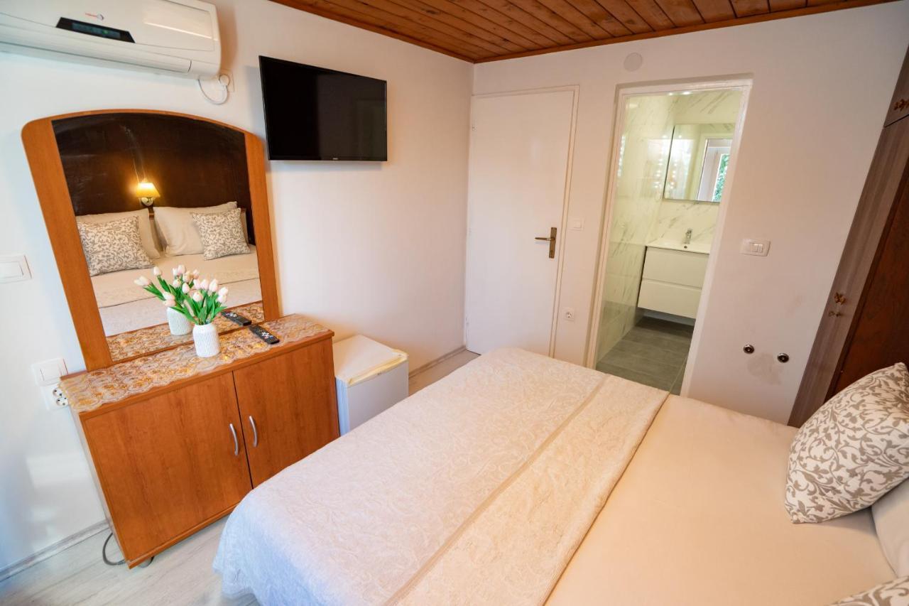 Rooms Magnolia With Pool ノヴァリャ エクステリア 写真